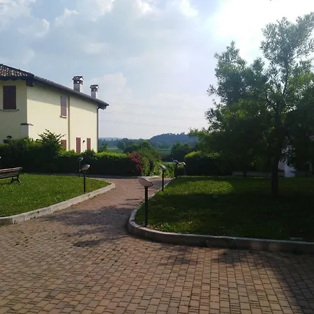 100% Design * ديسينسانو ديل غاردا